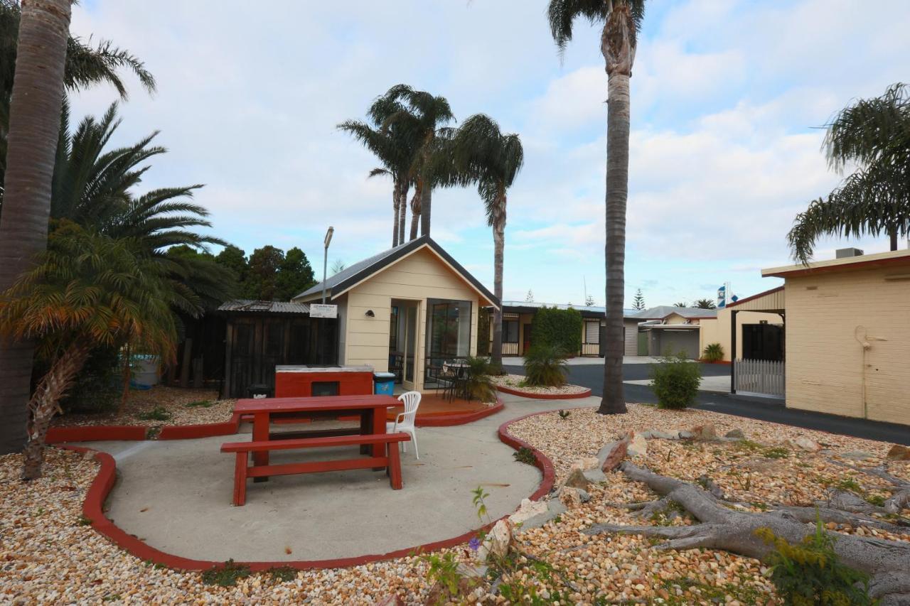 The Esplanade Motel Lakes Entrance Eksteriør bilde